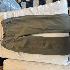 LuluLemon joggers (small/tall)
